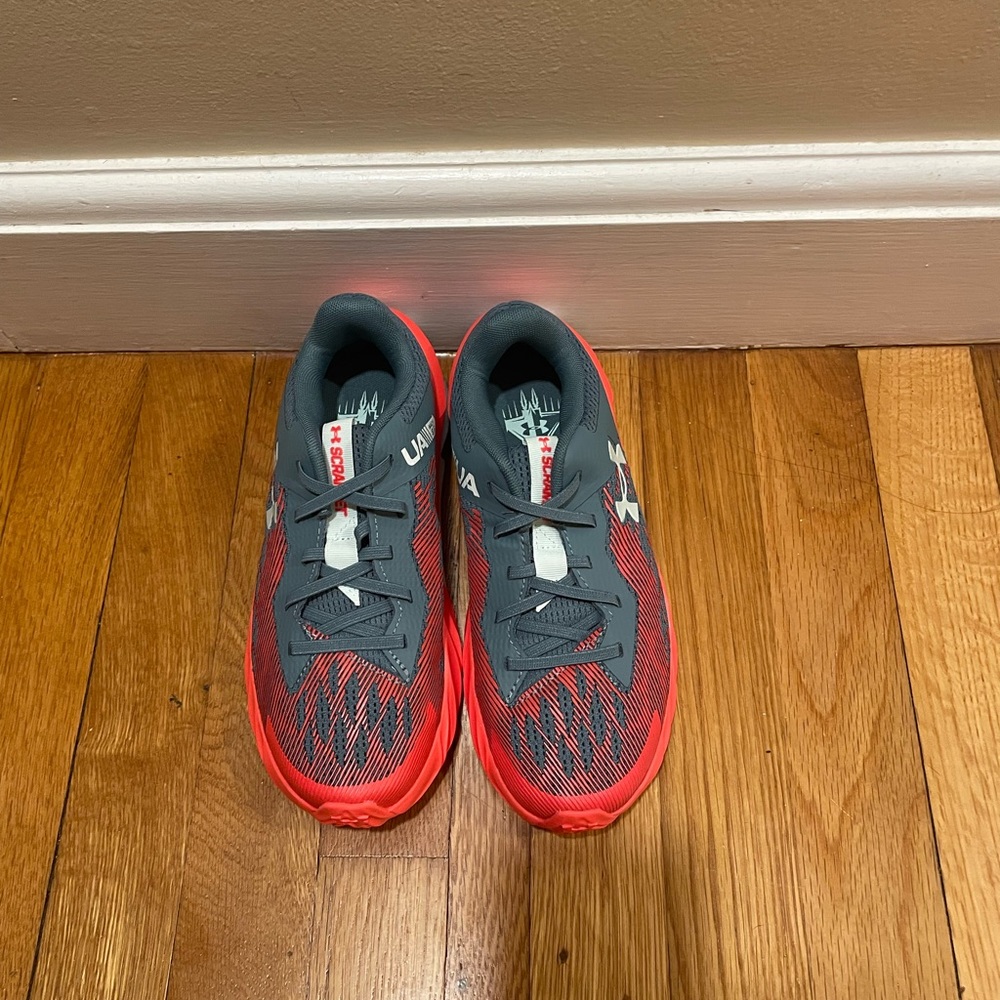 Under Armour Scramjet sneakers 3Y. Grey and hot red orange color. No tie sneaker